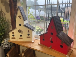 Birdhouses & Feeders